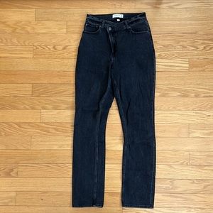 A&F Curve Love Ultra High Rise 90s Slim Straight Jean